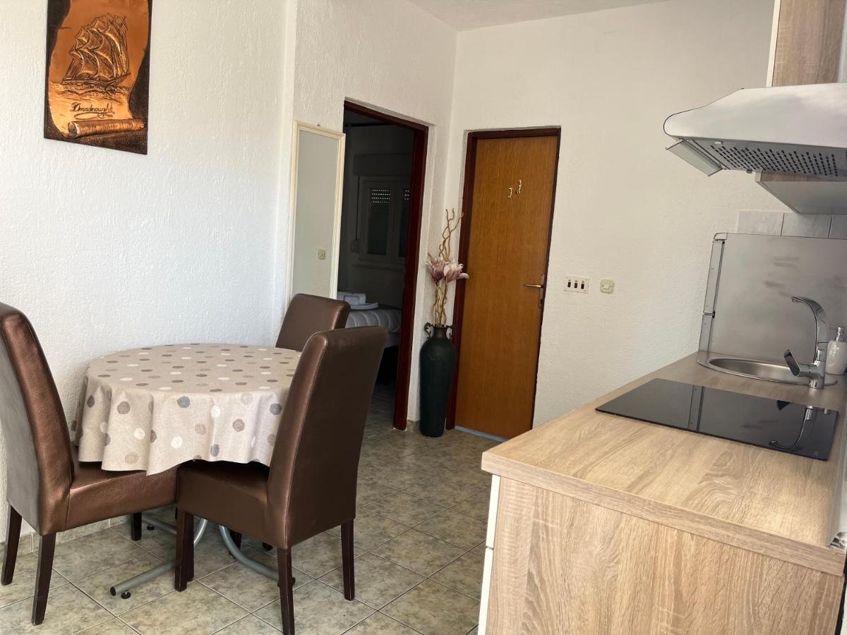 Apartments Fortuna Biograd Na Moru Exteriör bild