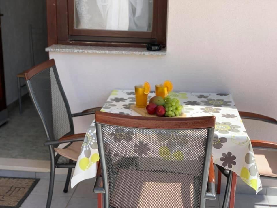 Apartments Fortuna Biograd Na Moru Exteriör bild